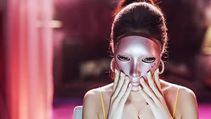 Đánh giá phim Mask Girl: thu hút lượng lớn khán giả vì độ “dị”